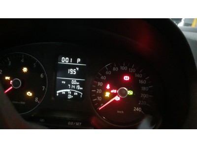 REJILLA PARAGOLPES DELANTERO VOLKSWAGEN POLO 2011