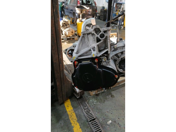MOTOR CON ACCESORIOS SIN CAJA DE CAMBIOS SKODA OCTAVIA 2002