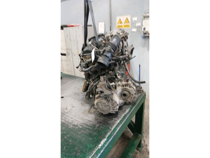 MOTOR CON ACCESORIOS Y CAJA DE CAMBIOS HYUNDAI COUPÉ 2008