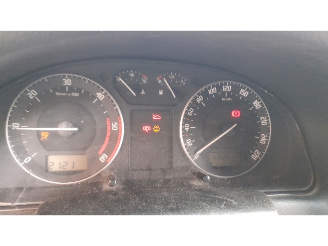 REJILLA DERECHA PARAGOLPES DELANTERO SKODA SUPERB 2007