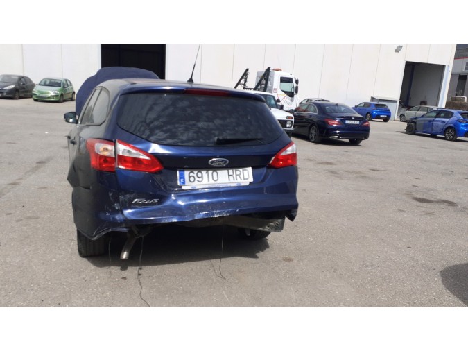 CERRAD.CINT.TR.D+CEN FORD FOCUS 2013