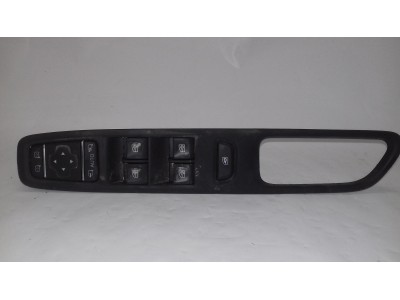 MANDO ELEVALUNAS DELANTERO IZQUIERDO RENAULT CAPTUR 2016
