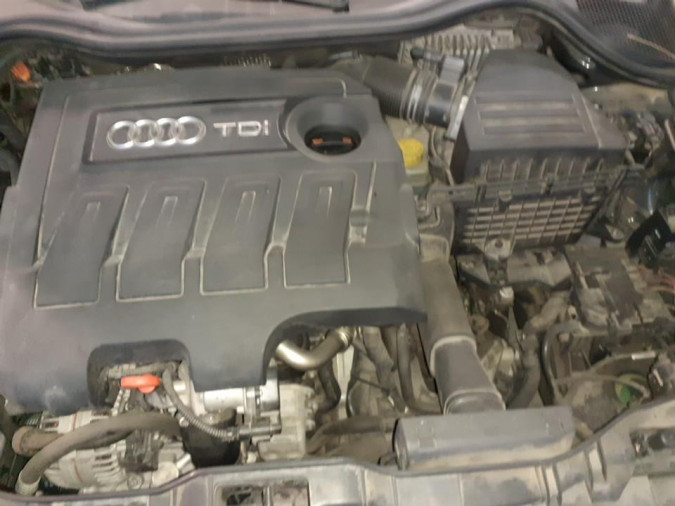 Coche despiece completo AUDI A1 00130390