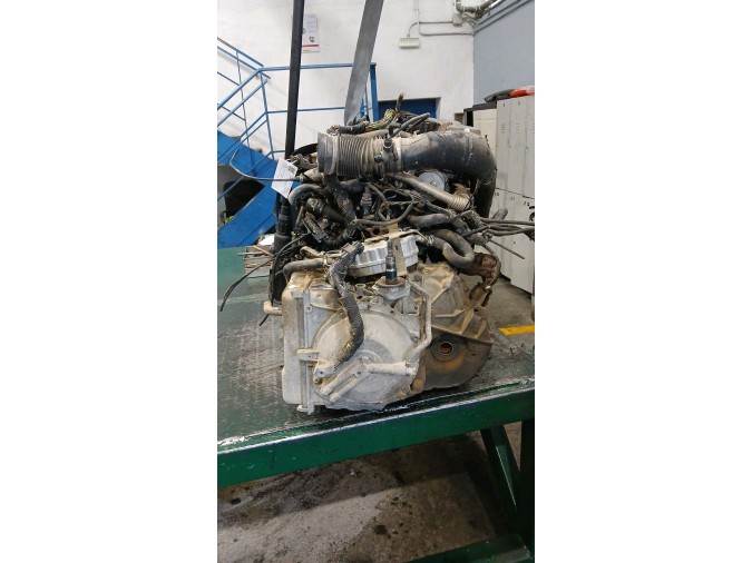 Motor PEUGEOT 607 2001