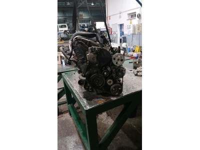MOTOR CON ACCESORIOS Y CAJA DE CAMBIOS PEUGEOT PART FG 190 1.9 2001