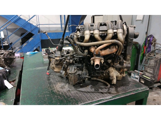 MOTOR CON ACCESORIOS Y CAJA DE CAMBIOS PEUGEOT PARTNER 2002