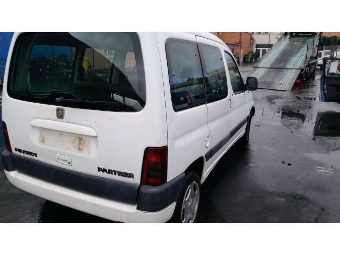Autorradio PEUGEOT PARTNER 2002