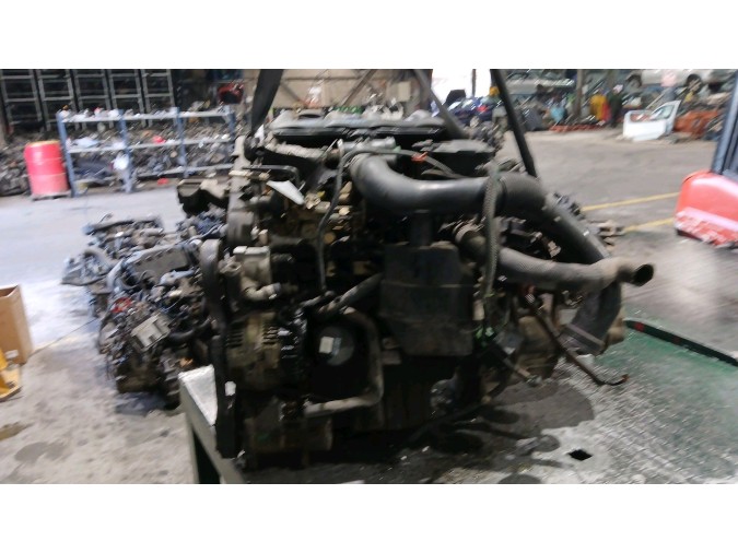 MOTOR CON ACCESORIOS Y CAJA DE CAMBIOS PEUGEOT PARTNER 2001