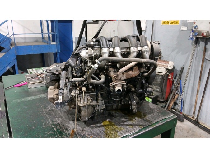 MOTOR CON ACCESORIOS Y CAJA DE CAMBIOS PEUGEOT PARTNER 2001