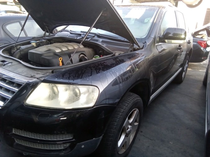 PUERTA DELANTERA DERECHA VOLKSWAGEN TOUAREG 2004