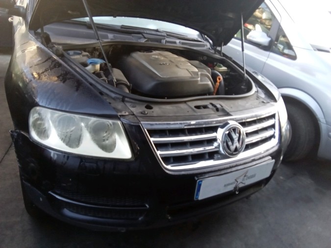 PUERTA DELANTERA DERECHA VOLKSWAGEN TOUAREG 2004
