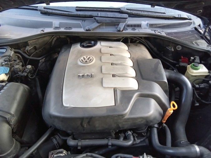 PUERTA TRASERA IZQUIERDA VOLKSWAGEN TOUAREG 2004