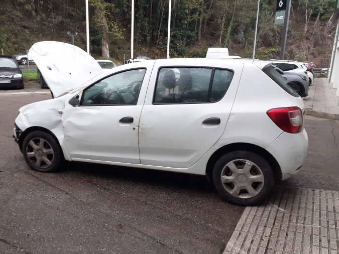 MANDO ELEVALUNAS DELANTERO DERECHO DACIA SANDERO 2014