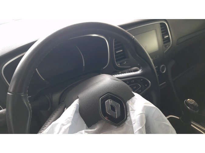 PULSADOR APERTURA PORTÓN RENAULT MÉGANE 2017