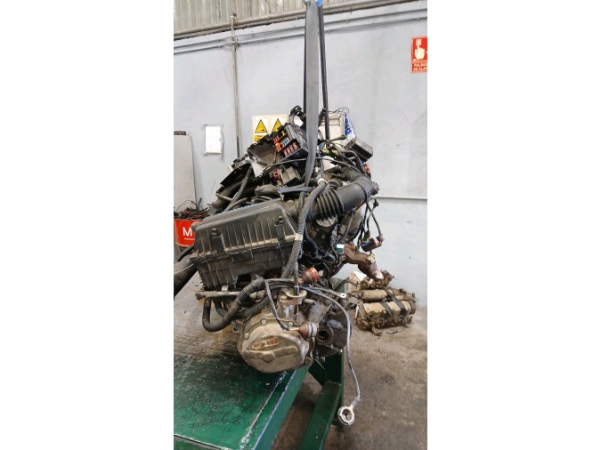 MOTOR CON ACCESORIOS Y CAJA DE CAMBIOS PEUGEOT 406 1997