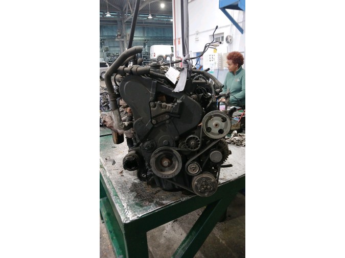 MOTOR CON ACCESORIOS SIN CAJA DE CAMBIOS PEUGEOT 807 2004