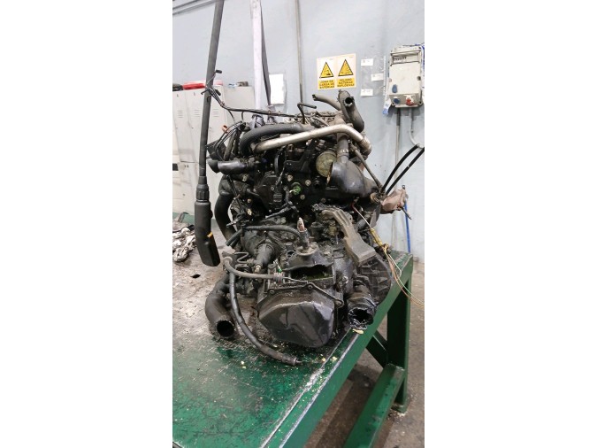 MOTOR CON ACCESORIOS SIN CAJA DE CAMBIOS PEUGEOT 807 2004