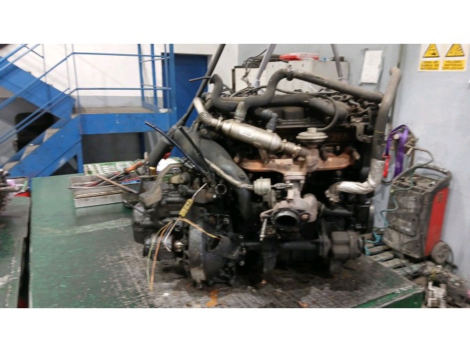 MOTOR CON ACCESORIOS SIN CAJA DE CAMBIOS PEUGEOT 807 2004