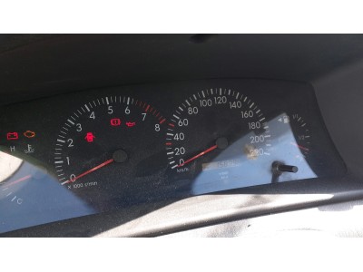 REJILLA DELANTERA TOYOTA COROLLA 2003