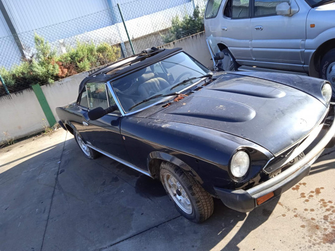 Coche despiece completo FIAT 124 SPIDER 00138879