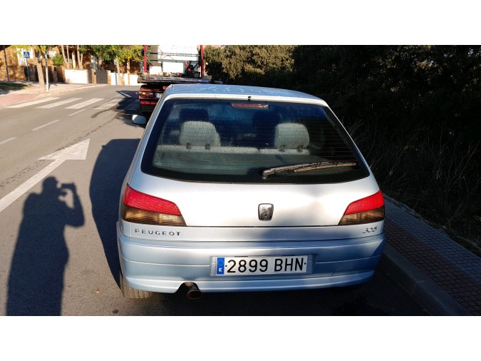 PARAGOLPES DELANTERO PEUGEOT 306 2001