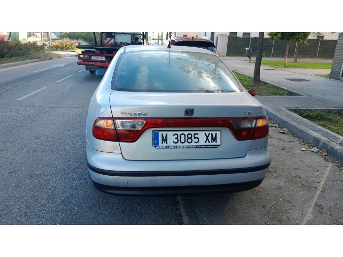MANDO ELEVALUNAS DELANTERO DERECHO SEAT TOLEDO 1999