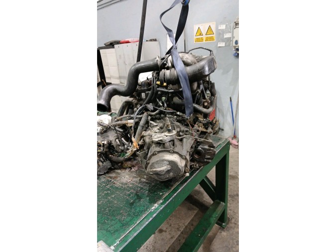 MOTOR CON ACCESORIOS Y CAJA DE CAMBIOS PEUGEOT 307 2003