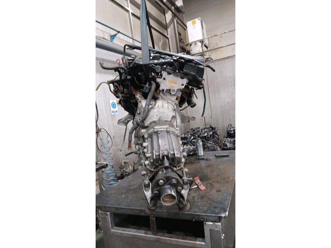 MOTOR CON ACCESORIOS Y CAJA DE CAMBIOS BMW 320D 2006