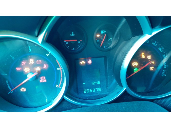 PULSADOR APERTURA PORTÓN CHEVROLET CRUZE 2013