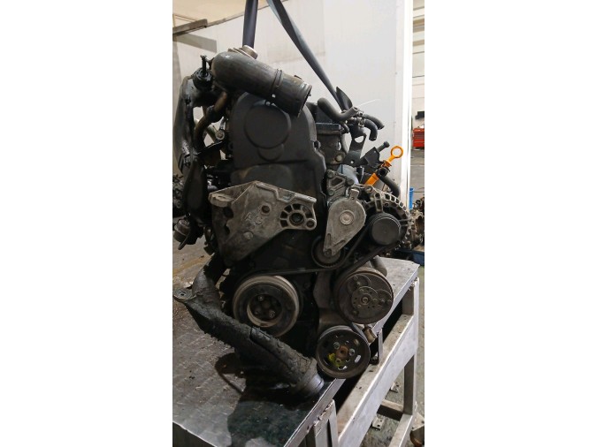 Motor VOLKSWAGEN GOLF 2002