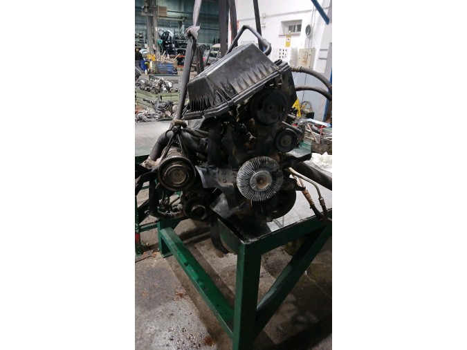 MOTOR CON ACCESORIOS Y CAJA DE CAMBIOS JEEP GRAND CHEROKEE 1999