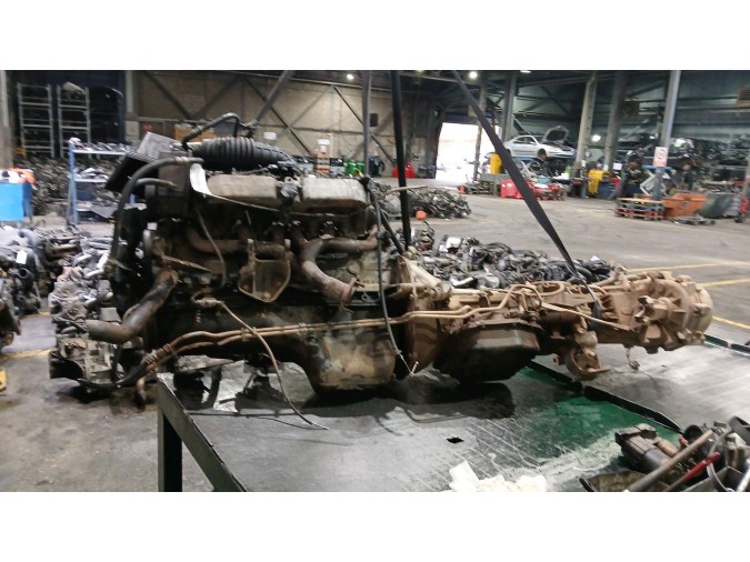 MOTOR CON ACCESORIOS Y CAJA DE CAMBIOS JEEP GRAND CHEROKEE 1999