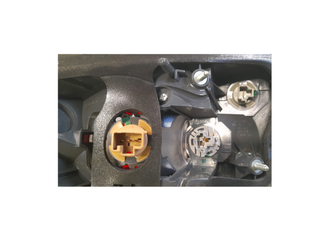 PILOTO TRASERO IZQUIERDO MAZDA CX-7 2011