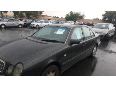 PUERTA DELANTERA DERECHA MERCEDES E 280 1999