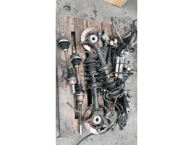 MECANICA DELANTERA SIN CUNA PEUGEOT PART CBESP.P.LAT.DW8 2001