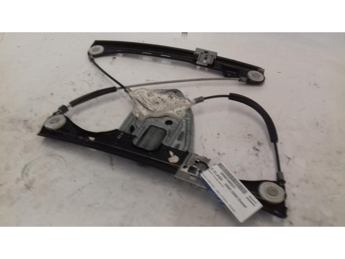 ELEVALUNAS DELANTERO DERECHO MERCEDES C CLASS 2002