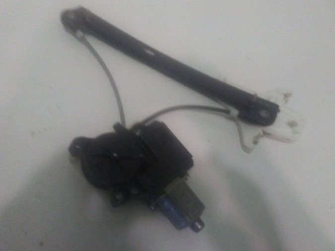 ELEVALUNAS TRASERO IZQUIERDO VOLKSWAGEN POLO 2015