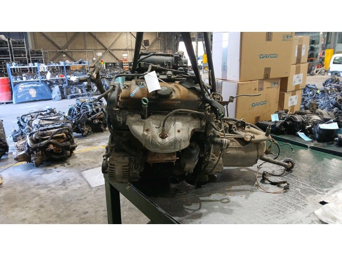 MOTOR CON ACCESORIOS Y CAJA DE CAMBIOS PEUGEOT 106 2001