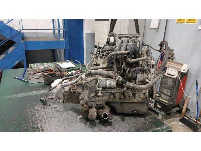 MOTOR CON ACCESORIOS Y CAJA DE CAMBIOS PEUGEOT 106 2001
