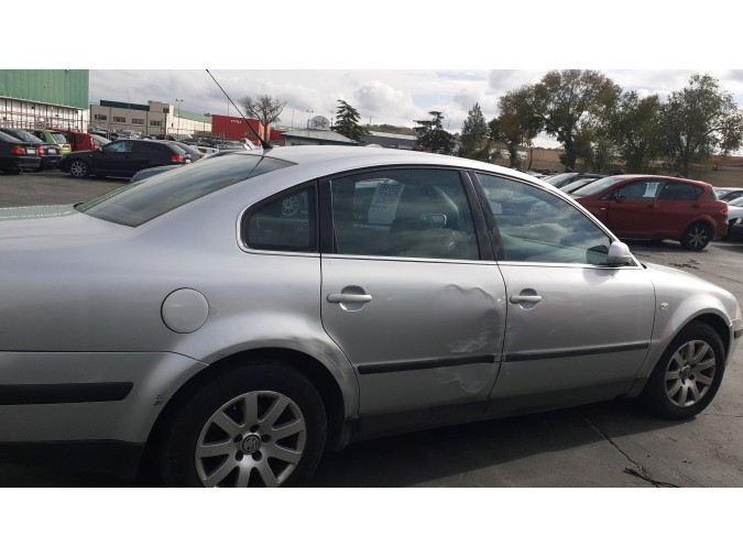 ELEVALUNAS TRASERO DERECHO VOLKSWAGEN PASSAT 2002