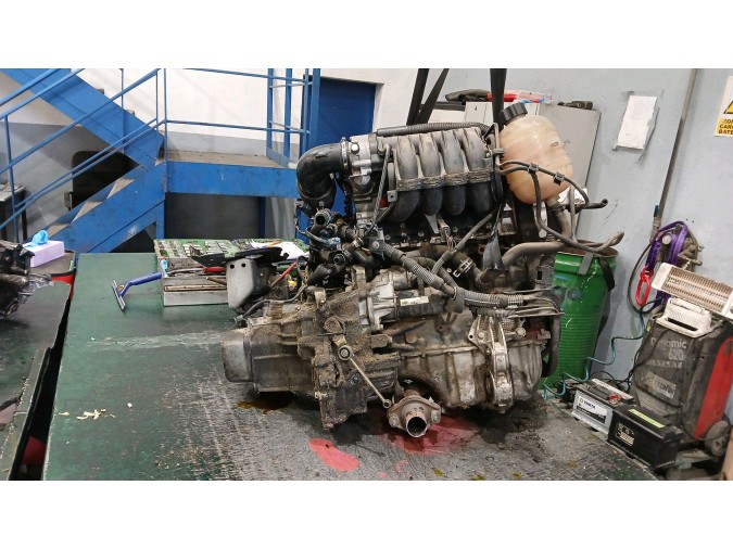 MOTOR CON ACCESORIOS Y CAJA DE CAMBIOS PEUGEOT 206 2003