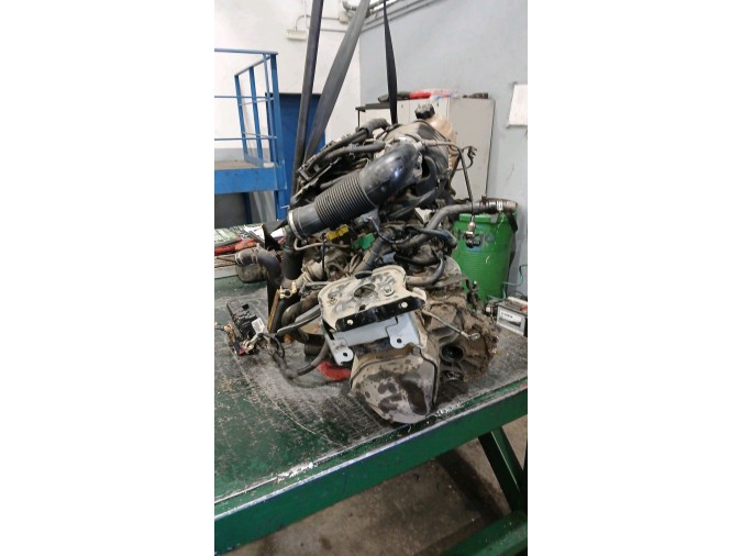 Motor PEUGEOT 206 2003