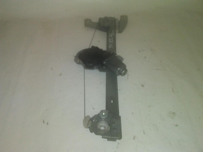 ELEVALUNAS DELANTERO DERECHO TOYOTA AYGO 2010