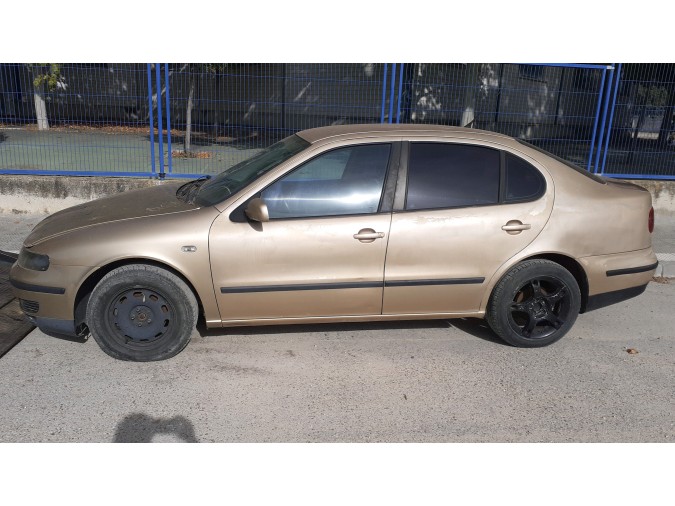 MANDO ELEVALUNAS DELANTERO DERECHO SEAT TOLEDO 1999