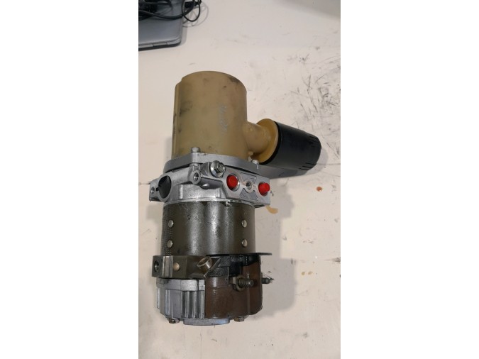 BOMBA DE DIRECCION RENAULT R19 1994