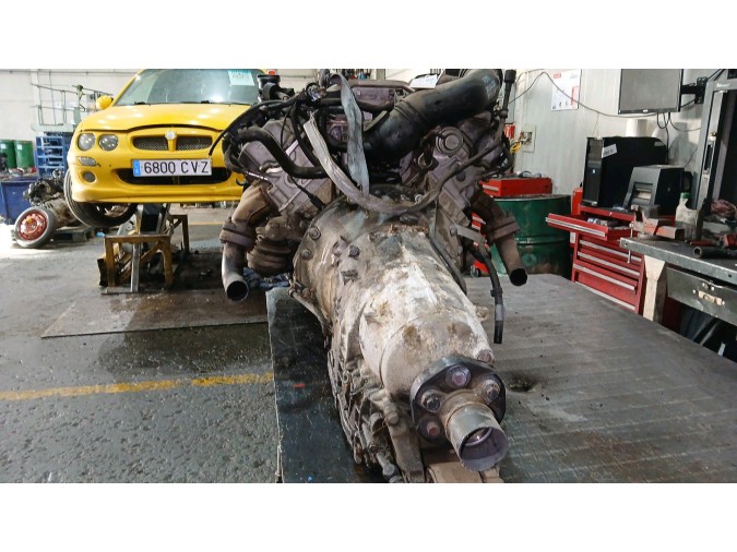 MOTOR CON ACCESORIOS Y CAJA DE CAMBIOS MERCEDES E 240 2001