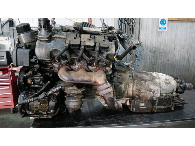 MOTOR CON ACCESORIOS Y CAJA DE CAMBIOS MERCEDES E 240 2001