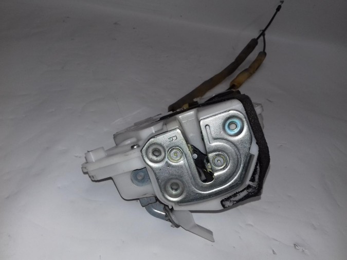 CERRADURA PUERTA DELANTERA DERECHA MAZDA 2 2010