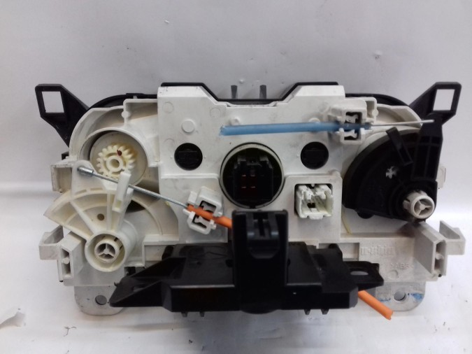 MANDO CALEFACCIÓN MAZDA 2 2010