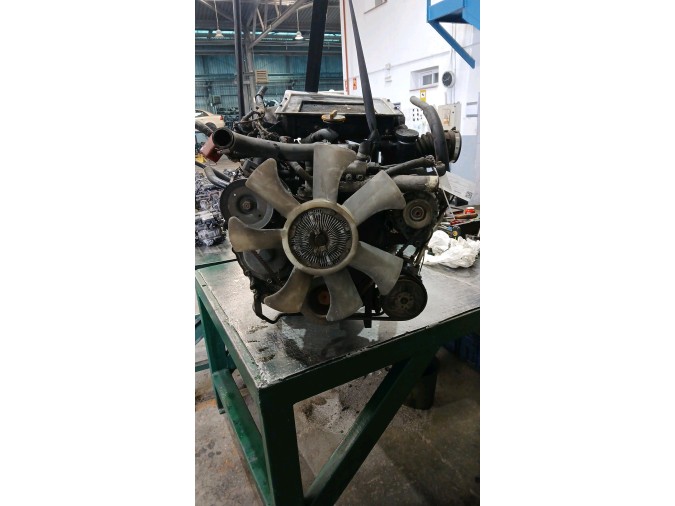 MOTOR SIN ACCEORIOS  Y SIN CAJA DE CAMBIOS NISSAN TERRANO 2000